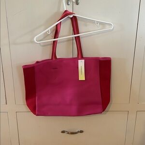 NWT Summer Salt Neoprene Tote Bag. Pink and Red.